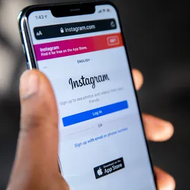 Не фича, а баг: у пользователей Instagram* из России появилась функция добавления музыки в истории, но соцсеть назвала ее ошибкой и удалила