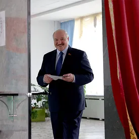 Путин поздравил Лукашенко с победой на выборах президента. Светлана Тихановская не признала итоги голосования и объявила себя победителем