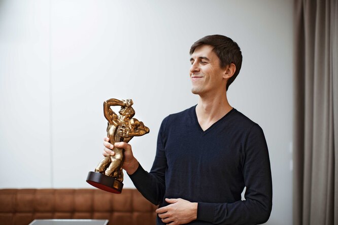 Василий Куценко со статуэткой «ТЭФИ»