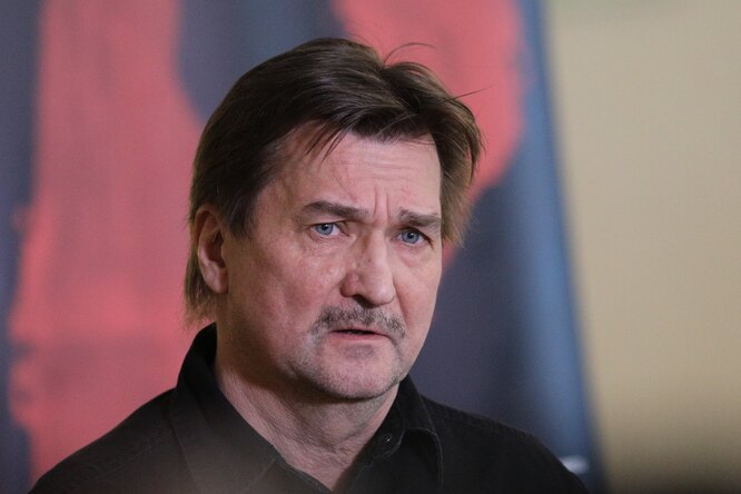 Юрий Бутусов покинул должность главного редактора Театра имени Вахтангова Юрий Бутусов покинул должность главного редактора Театра имени Вахтангова