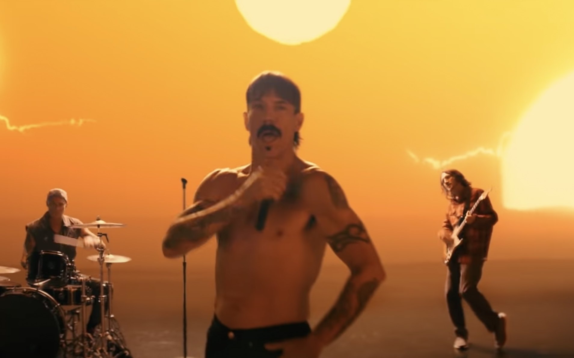 Red Hot Chili Peppers вернулись с новым треком Black Summer и клипом на него