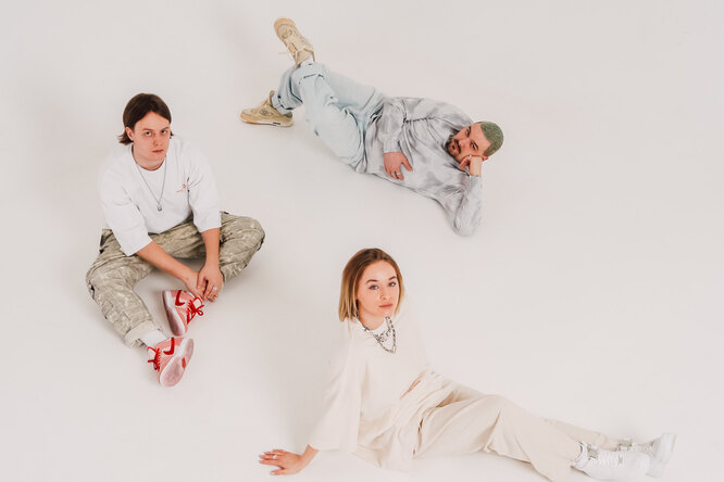 Cream Soda выпустили клип «Меланхолия». Его написала нейросеть Cream Soda выпустили клип «Меланхолия». Его написала нейросеть