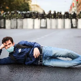 Протесты в Беларуси, 29-й день: в Минске собрались около 100 тысяч человек, силовики задержали 12-летнего ребенка Протесты в Беларуси, 29-й день: в Минске собрались около 100 тысяч человек, силовики задержали 12-летнего ребенка