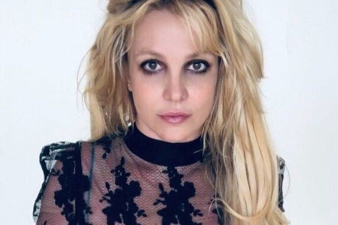 Бритни Спирс разрешили самой нанять адвоката