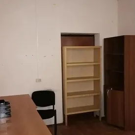 Самая дешевая квартира в Москве стоит 1,6 млн рублей. Это студия площадью 15 квадратных метров, расположенная на цокольном этаже