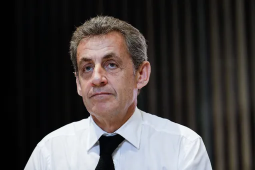 Экс-президента Франции Николя Саркози приговорили к году тюрьмы и двум условно по делу о коррупции