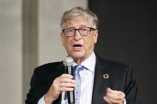 «Эпоха искусственного интеллекта началась»: Билл Гейтс опубликовал эссе о том, как нейросети изменят нашу жизнь