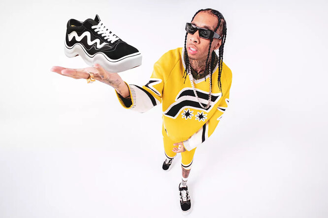 Посмотрите на эти безумные волнистые кеды Vans — результат коллаборации рэпера Tyga и бренда MSCHF Посмотрите на эти безумные волнистые кеды Vans — результат коллаборации рэпера Tyga и бренда MSCHF