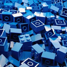 В Великобритании мальчик нашел редкого осьминога LEGO с корабля, попавшего в шторм в 1997 году В Великобритании мальчик нашел редкого осьминога LEGO с корабля, попавшего в шторм в 1997 году