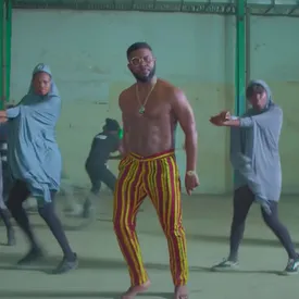 Рэпер Falz выпустил нигерийскую версию клипа This Is America Рэпер Falz выпустил нигерийскую версию клипа This Is America