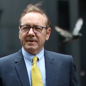 Кевин Спейси стал бездомным на фоне многомиллионных долгов из-за судебных разбирательств