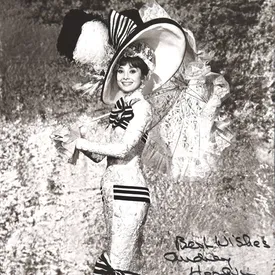 Коллекцию автографов знаменитостей продали на аукционе за £55 тысяч. В нее попали Бен Аффлек, Клинт Иствуд и Бриджит Бардо