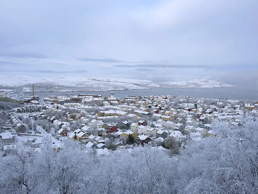 The city of Kirkenes and the Barents Sea in wintertime.