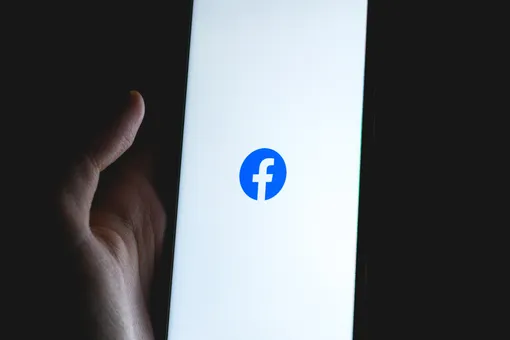 Apple грозилась удалить Facebook* из своего магазина приложений из-за сообщений о торговле людьми через соцсеть