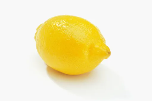 Миллионы людей обсуждают видео с катящимся лимоном, а у его автора берут интервью
