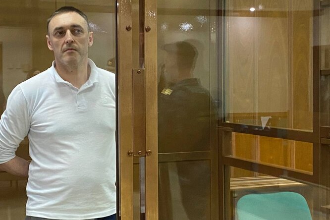 Бывший полицейский из Тюмени получил пожизненный срок за изнасилование и убийство 8-летней девочки Бывший полицейский из Тюмени получил пожизненный срок за изнасилование и убийство 8-летней девочки