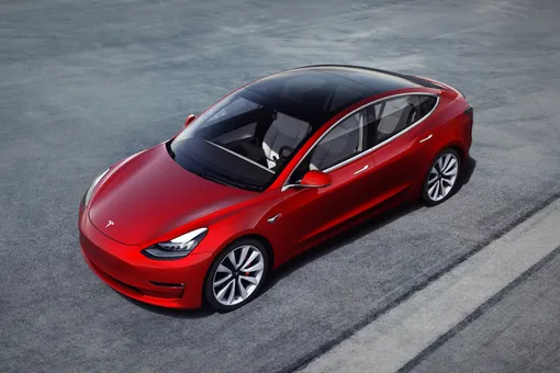 Tesla представили новую бюджетную версию Model 3 (но она все равно очень дорогая)