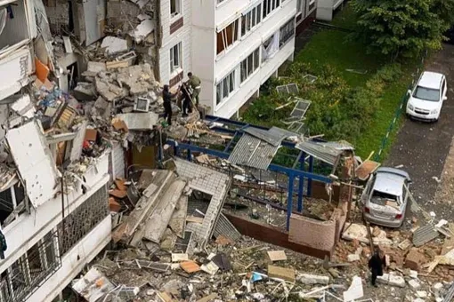 В подмосковном Ногинске из-за взрыва газа обрушилась часть жилого дома. Есть пострадавшие