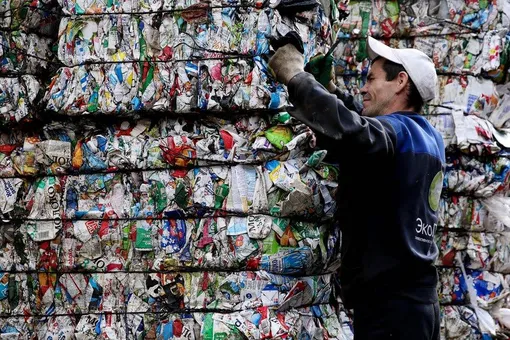 Россия на треть увеличила ввоз пластиковых отходов из других стран