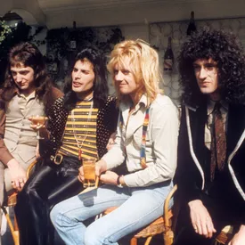 Группа Queen выпустит ранее неизданную рождественскую песню