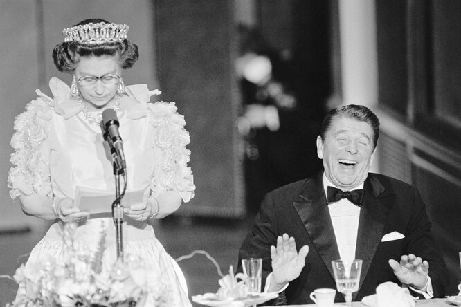 ФБР раскрыло данные о планах покушения на Елизавету II в 1983 году ФБР раскрыло данные о планах покушения на Елизавету II в 1983 году