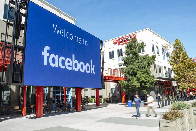 Facebook* начнет работу над «метавселенной». По мнению Цукерберга, новое виртуальное пространство будет лучшим изобретением после телепорта
