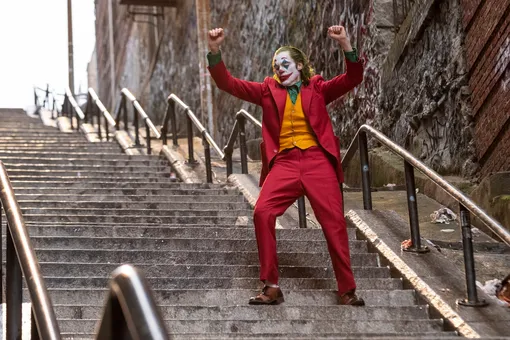 Житель Нью-Йорка снял на видео тот самый момент, когда Хоакин Феникс танцевал на лестнице в образе Джокера