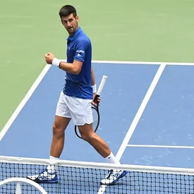 Первую ракетку мира Новака Джоковича дисквалифицировали с US Open из-за попадания мяча в судью Первую ракетку мира Новака Джоковича дисквалифицировали с US Open из-за попадания мяча в судью