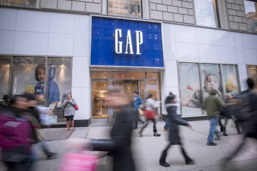 Краткая история Gap: джинсы, Balenciaga и Зак Позен