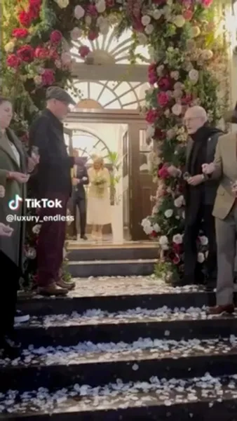 Смотреть Смотреть