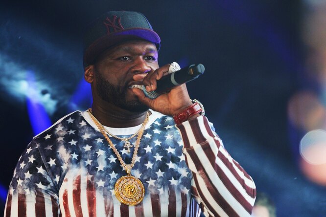 50 Cent сжег свою футболку Gucci из-за расистского скандала