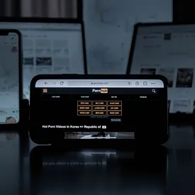 Pornhub представил коллекцию винтажного порно. Ролики конца XIX — первой половины XX века раскрасили и улучшили с помощью нейросетей Pornhub представил коллекцию винтажного порно. Ролики конца XIX — первой половины XX века раскрасили и улучшили с помощью нейросетей