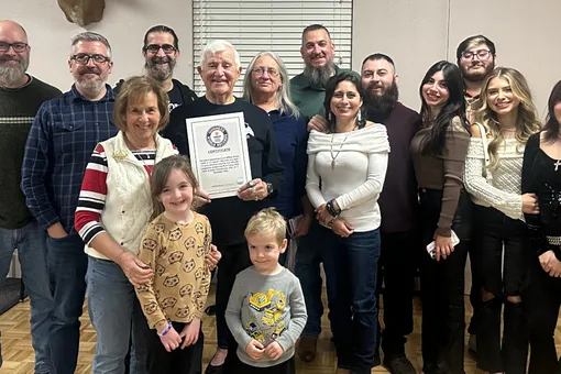 «Мы просто его любим»: Пара из Пенсильвании усыновила 74-летнего друга «Мы просто его любим»: Пара из Пенсильвании усыновила 74-летнего друга