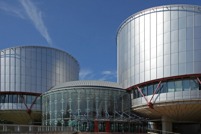 ЕСПЧ присудил 140 тысяч евро 18 россиянам. В 2011 году их задержали на акции против фальсификации выборов в Госдуму ЕСПЧ присудил 140 тысяч евро 18 россиянам. В 2011 году их задержали на акции против фальсификации выборов в Госдуму