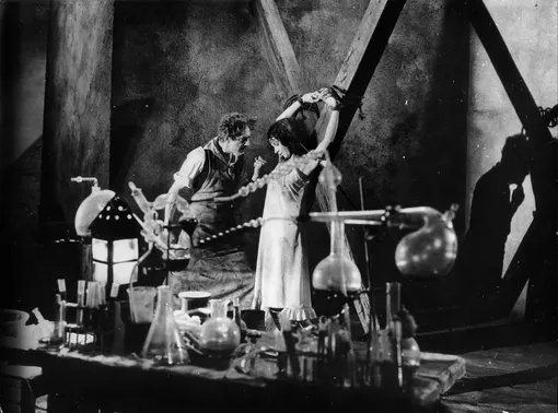 Кадр из фильма «Убийства на улице Морг» (1932).