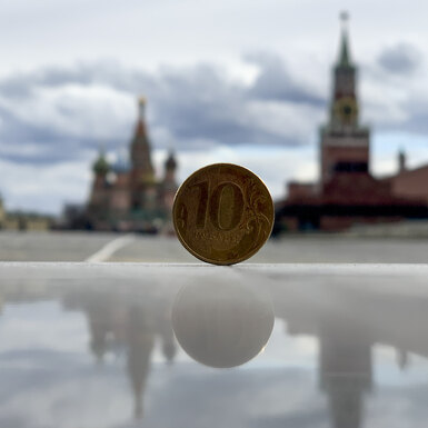 Почему рубль начал укрепляться и что будет с валютным рынком дальше?