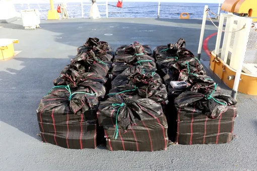 Видео: Береговая охрана США перехватывает подлодку с 7 тоннами кокаина