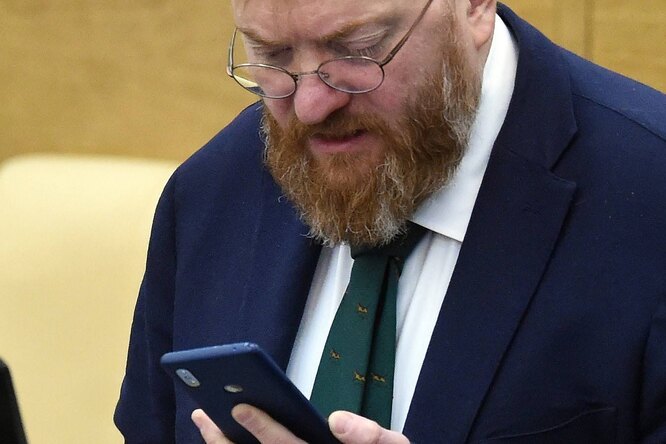 Виталий Милонов попросил ФСБ наказать организаторов «Артдокфеста» из-за «экстремистского» фильма о гее из Чечни Виталий Милонов попросил ФСБ наказать организаторов «Артдокфеста» из-за «экстремистского» фильма о гее из Чечни