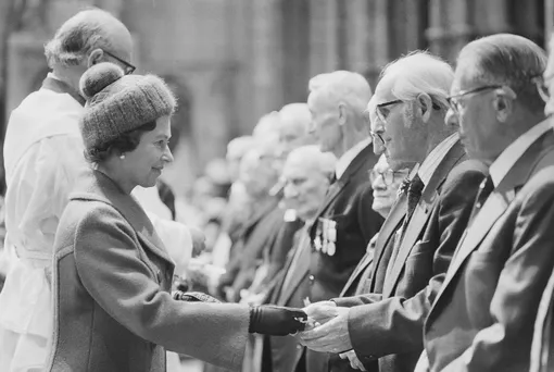 Королева Елизавета II встречается с ветеранами войны, 1977