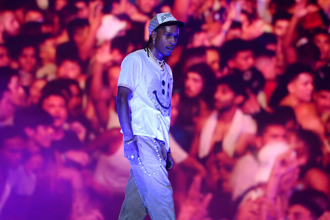 Рэпера A$AP Rocky задержали по делу о вооруженном нaпадении