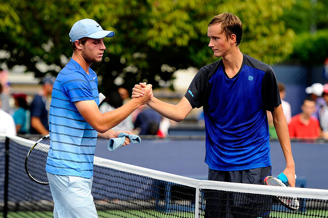 Даниил Медведев и Люк Бэмбридж на корте US Open в 2013 году