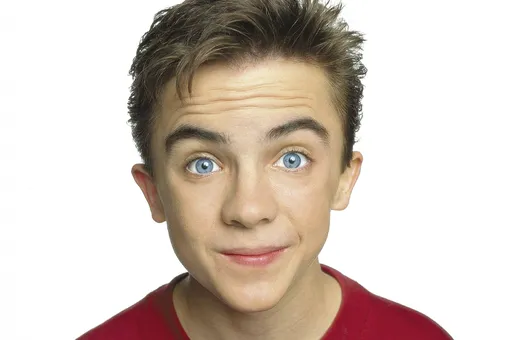 Звезды сериала «Малкольм в центре внимания» воссоединились. Фрэнки Муниз поделился фото со съемок продолжения Звезды сериала «Малкольм в центре внимания» воссоединились. Фрэнки Муниз поделился фото со съемок продолжения