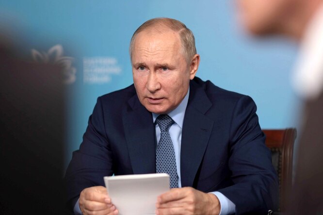 «Наличие этого права уже стабилизирует внутриполитическую ситуацию»: Путин — о своем праве переизбраться на новый срок «Наличие этого права уже стабилизирует внутриполитическую ситуацию»: Путин — о своем праве переизбраться на новый срок