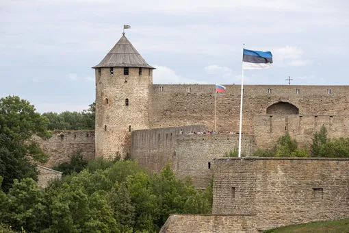 Эстония закрыла границы для граждан РФ с шенгенскими визами, выданными республикой