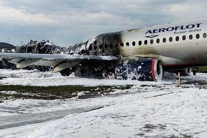 Пожар на самолете в Шереметьево: главное, что известно на данный момент