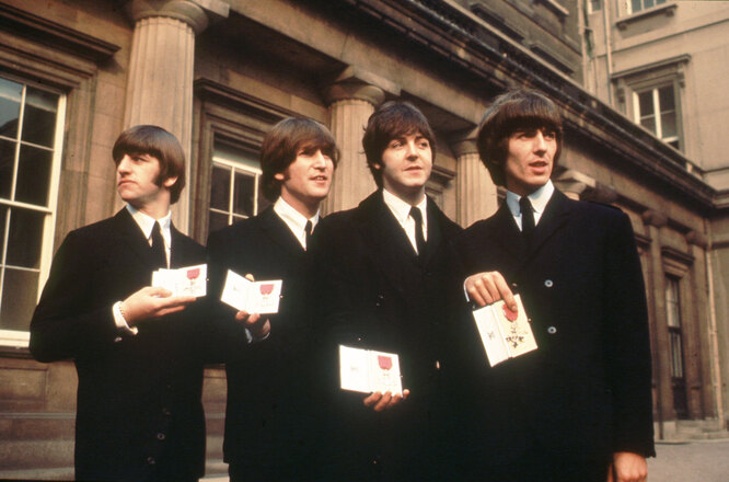 The Beatles получили Орден Британской империи