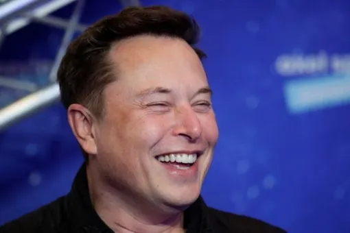 Илон Маск приостановил прием оплаты за электромобили Tesla в биткоинах. И обрушил курс