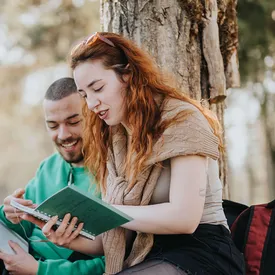 В туризме новый тренд — литературные ретриты. Отдыхающие посещают места и едят блюда, описанные в книгах