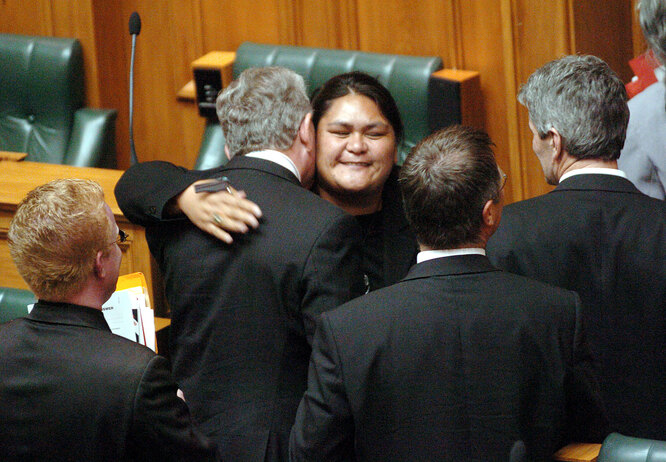 NEW ZEALAND — NOVEMBER 18: Labour MP Nanaia Mahuta receives a hug from her deputy Leader Michael Cullen after voting in favour of the Fore Shore and Seabed Bill in Parliament, Wellington, Thursday, November 18, 2004. (Photo by Ross Setford/Getty Images)