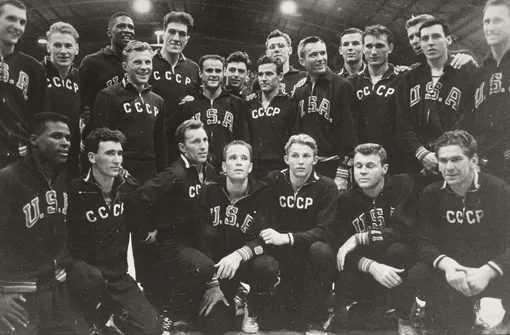 Баскетбольные команды СССР и США на Олимпиаде в Мельбурне, 1956